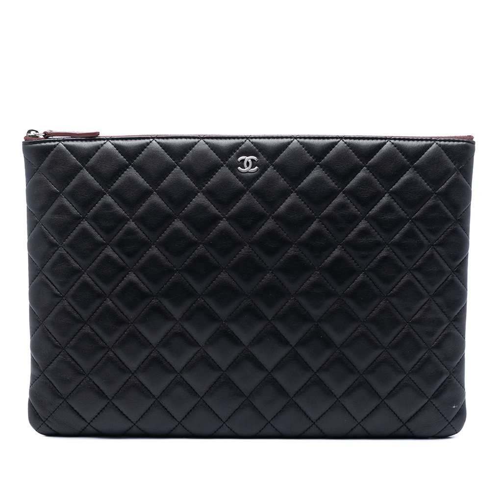 Chanel Large Quilted Lambskin O Case Clutch Black Leather Never worn, with tag - Front View