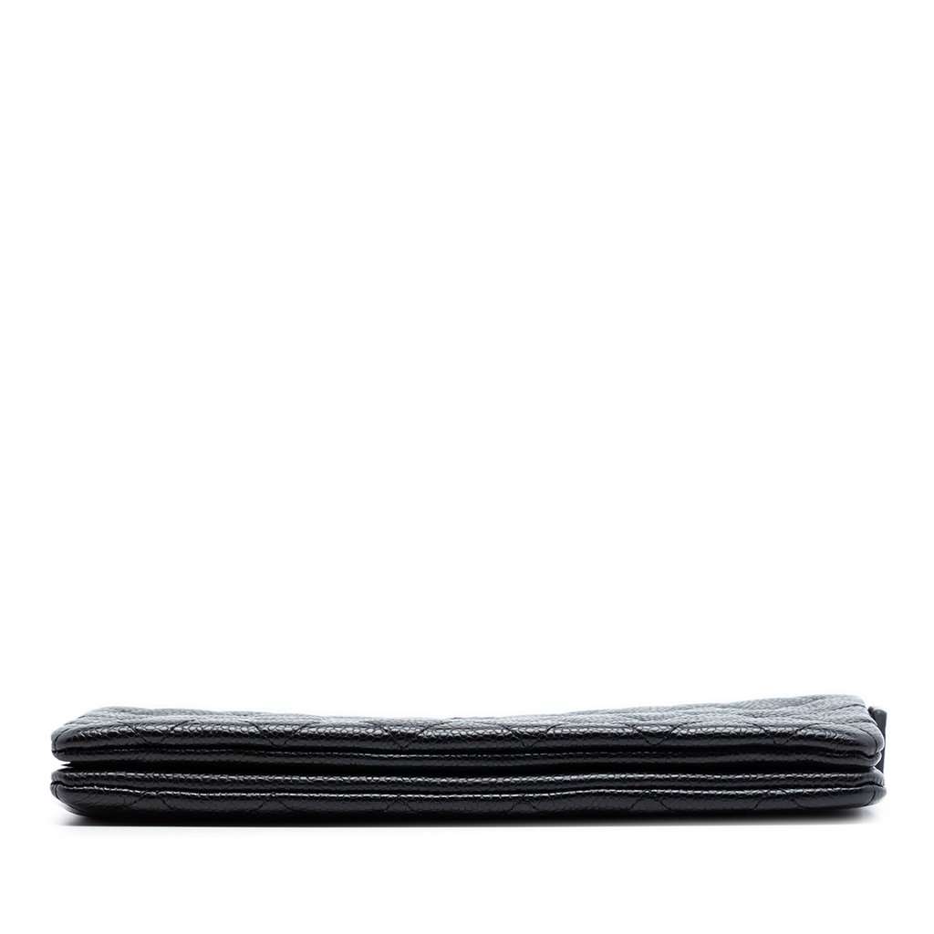 Chanel Small CC Quilted Caviar Zip Pouch Black Leather Very good condition - Inside View