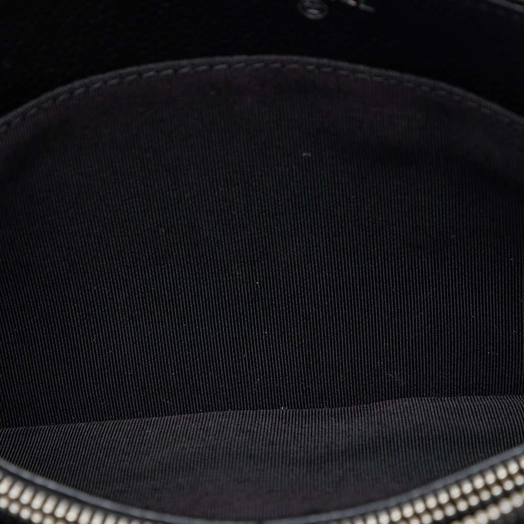 Chanel Small CC Quilted Caviar Zip Pouch Black Leather Very good condition - Model View