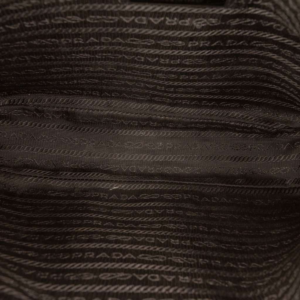 Prada Saffiano Crossbody Black Leather Very good condition - Model View