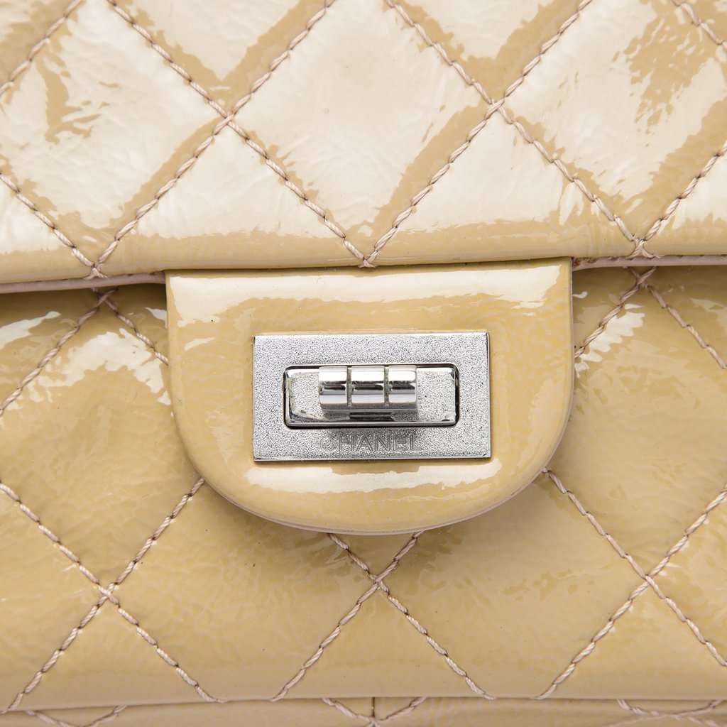 Chanel Quilted Crinkled Patent Reissue 2.55 Double Flap 226 Beige Leather Very good condition - Box View