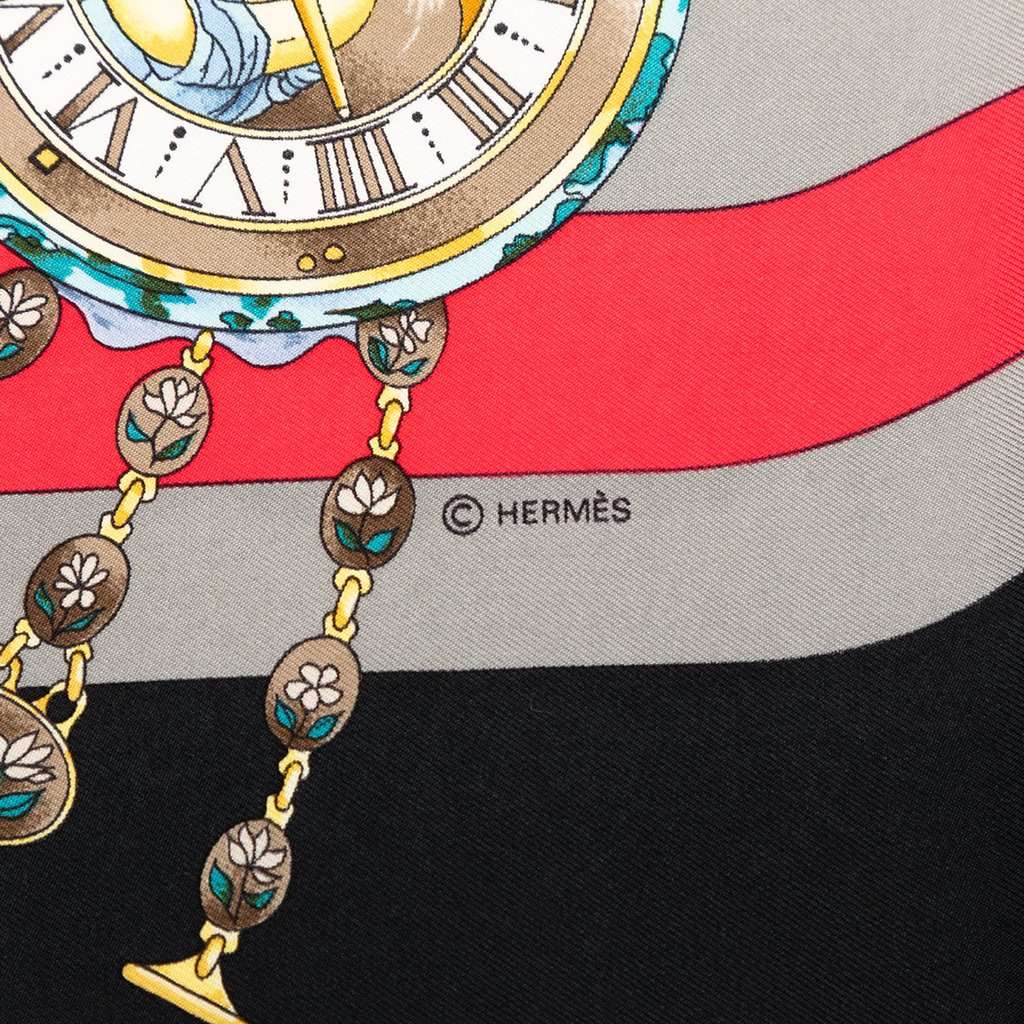 Hermès Parmi Les Fleurs Je Compte Les Heures Silk Scarf 90 MultiColor Very good condition - Inside View