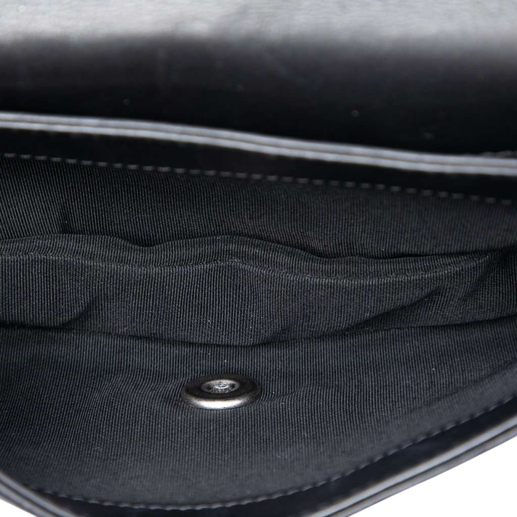 Chanel Chevron Lambskin Stud Wars Full Flap Black Leather Very good condition - Model View
