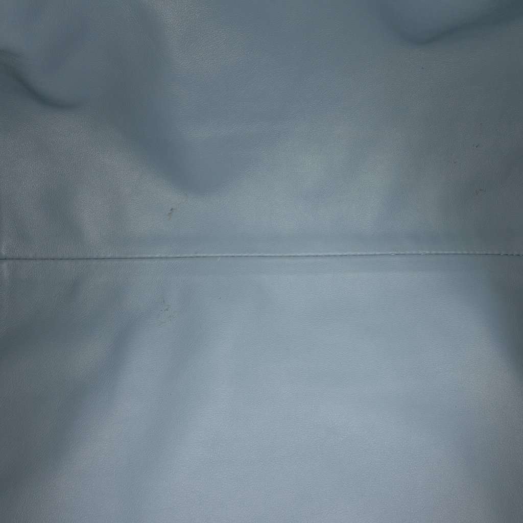 Bottega Veneta Lambskin The Pouch Blue Leather Very good condition - Model View