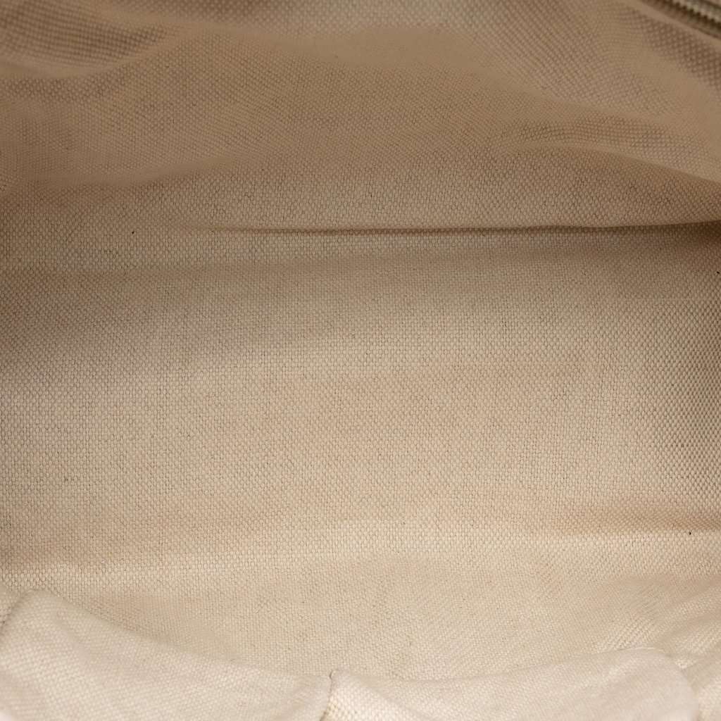 Gucci Leather Web Messenger Bag White Leather Very good condition - Model View