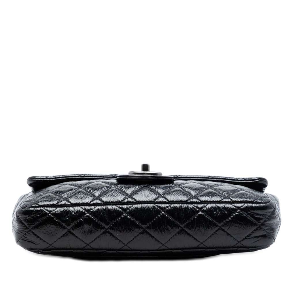 Chanel Quilted Crinkled Patent East West Single Flap Black Leather Good condition - Inside View