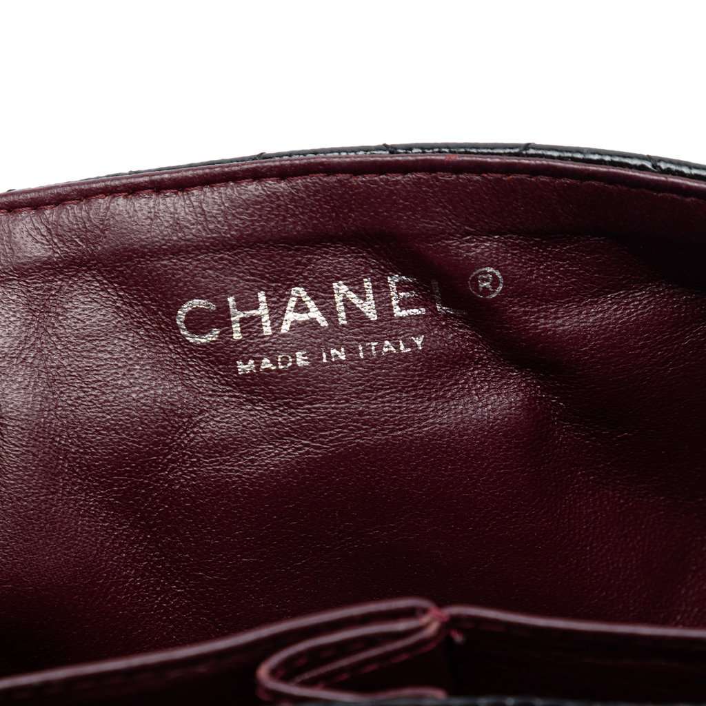 Chanel Quilted Crinkled Patent East West Single Flap Black Leather Good condition - Box View