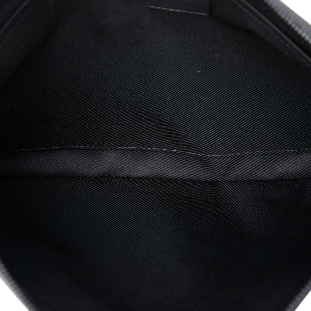 Louis Vuitton Monogram Shadow Discovery Pochette Black Leather Very good - Model View