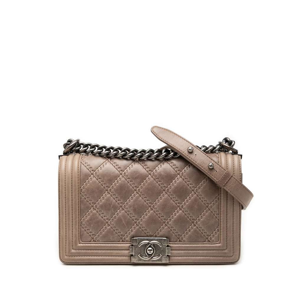 Chanel Old Medium Aged Calfskin Double Stitch Boy Flap Brown Leather Very good - Front View