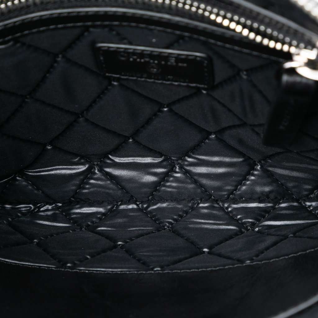 Chanel Aged Calfskin Votez Coco Clutch Black Leather Very good - Model View