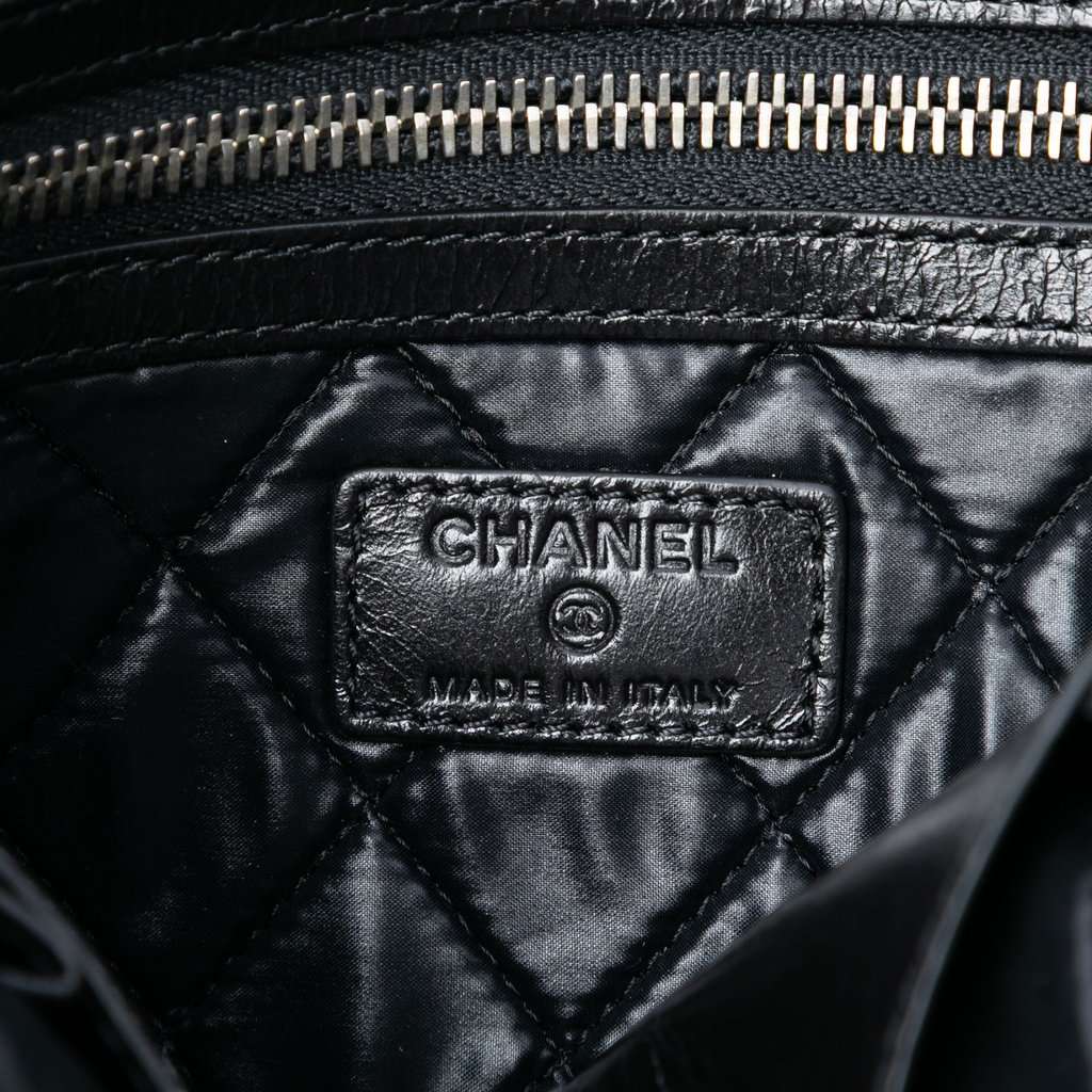Chanel Aged Calfskin Votez Coco Clutch Black Leather Very good - Box View