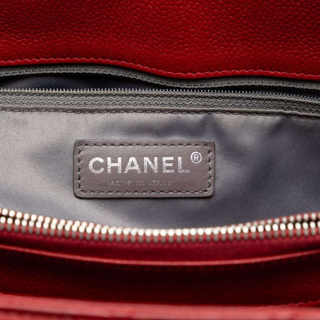 Chanel Caviar Grand Shopping Tote Red Leather Very good condition - Box View