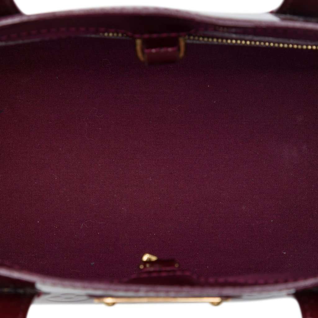 Louis Vuitton Monogram Vernis Wilshire PM Red Leather Very good - Model View