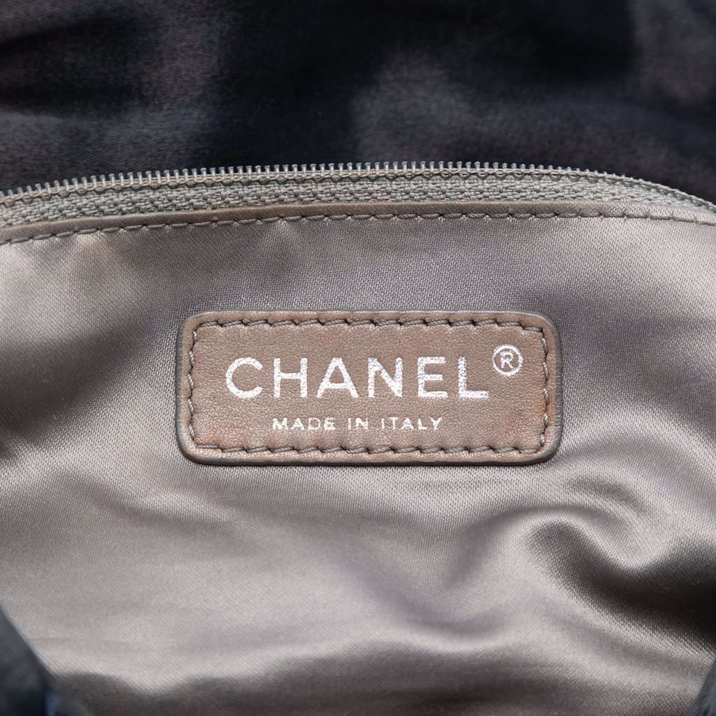 Chanel Medium CC Quilted Satin Single Flap Black Very good condition - Box View