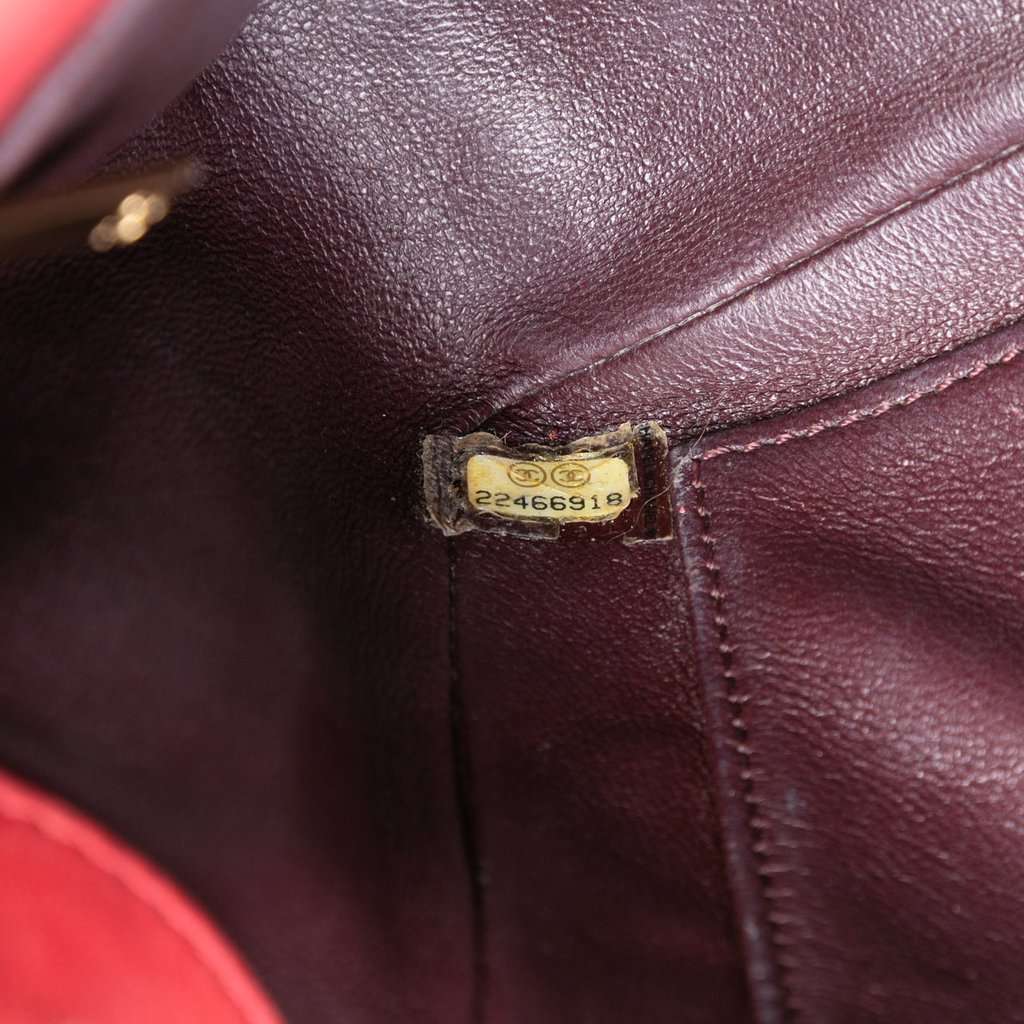 Chanel Medium Caviar CC Filigree Flap Red Leather Very good condition - Box View