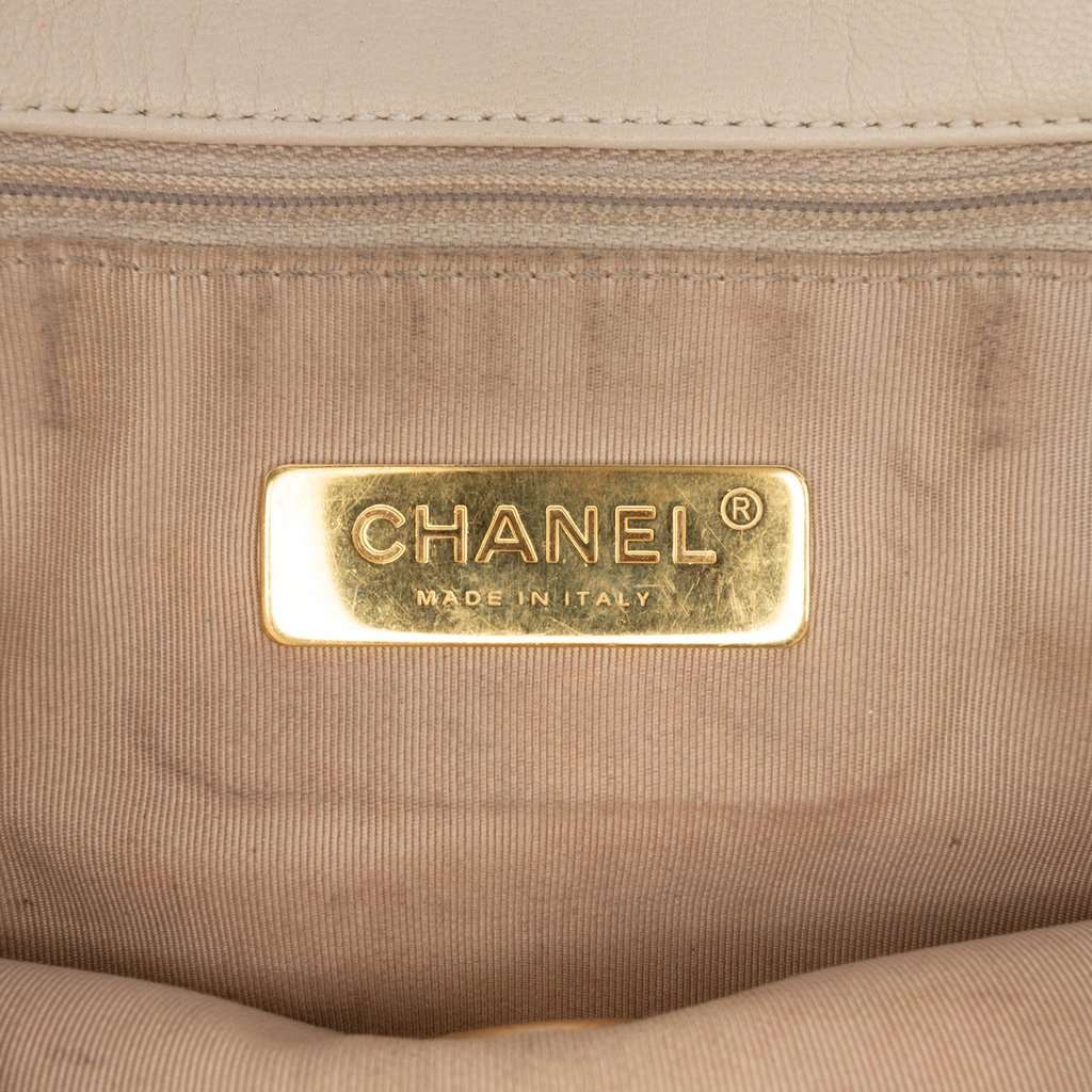Chanel Medium Lambskin 19 Flap Beige Leather Very good - Box View