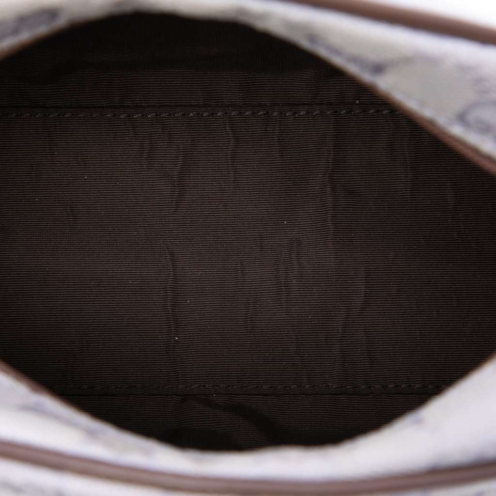 Gucci GG Canvas Shoulder Bag Purple Very good condition - Model View