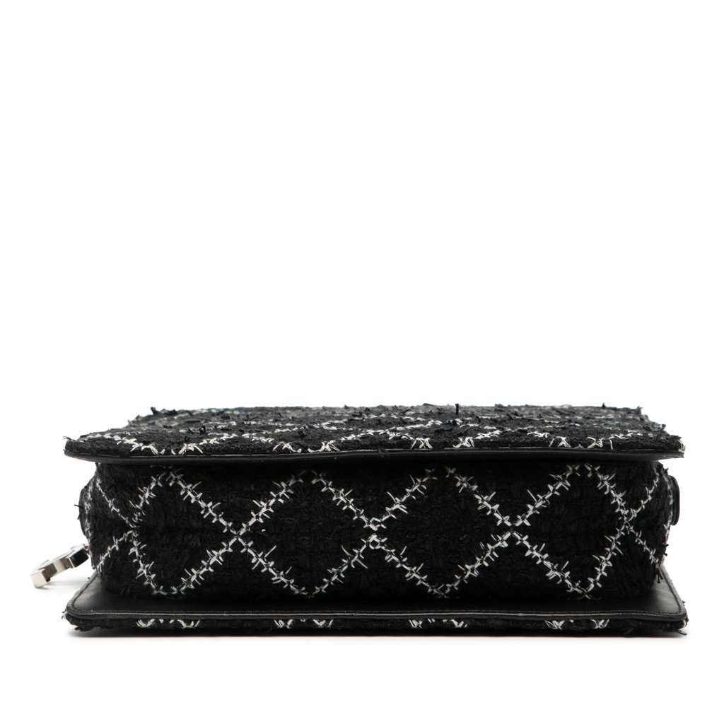 Chanel Tweed and Resin Zipped Chain Shopping Bag Black Very good - Inside View