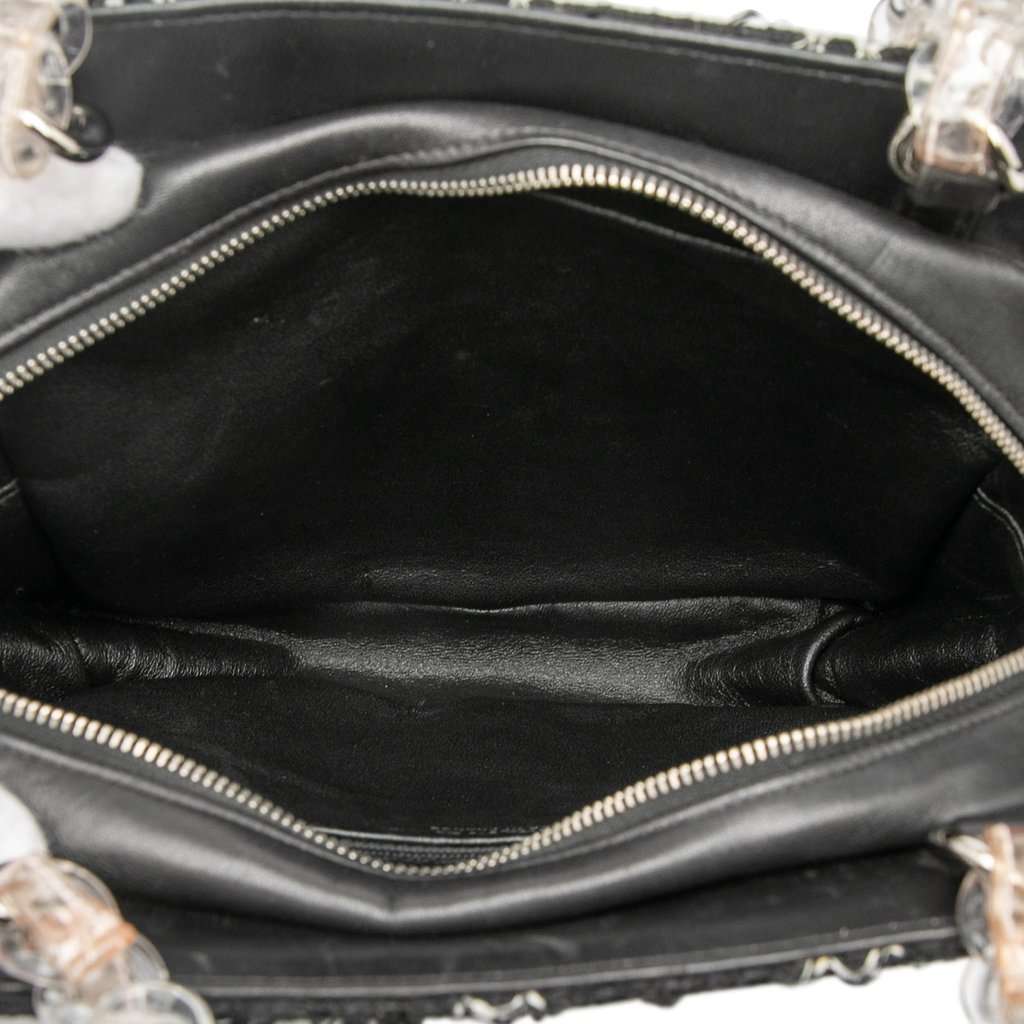 Chanel Tweed and Resin Zipped Chain Shopping Bag Black Very good - Model View