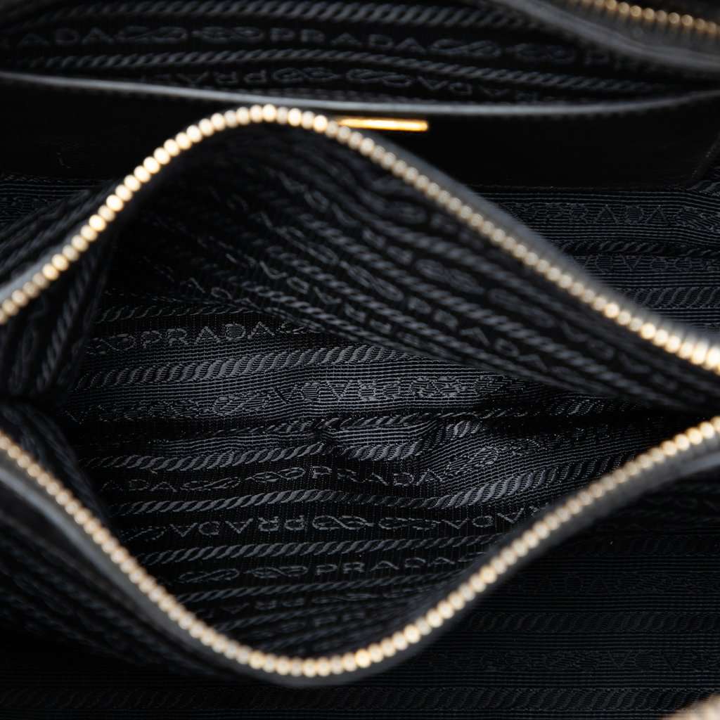 Prada Medium Saffiano Lux Promenade Satchel Black Leather Very good - Model View