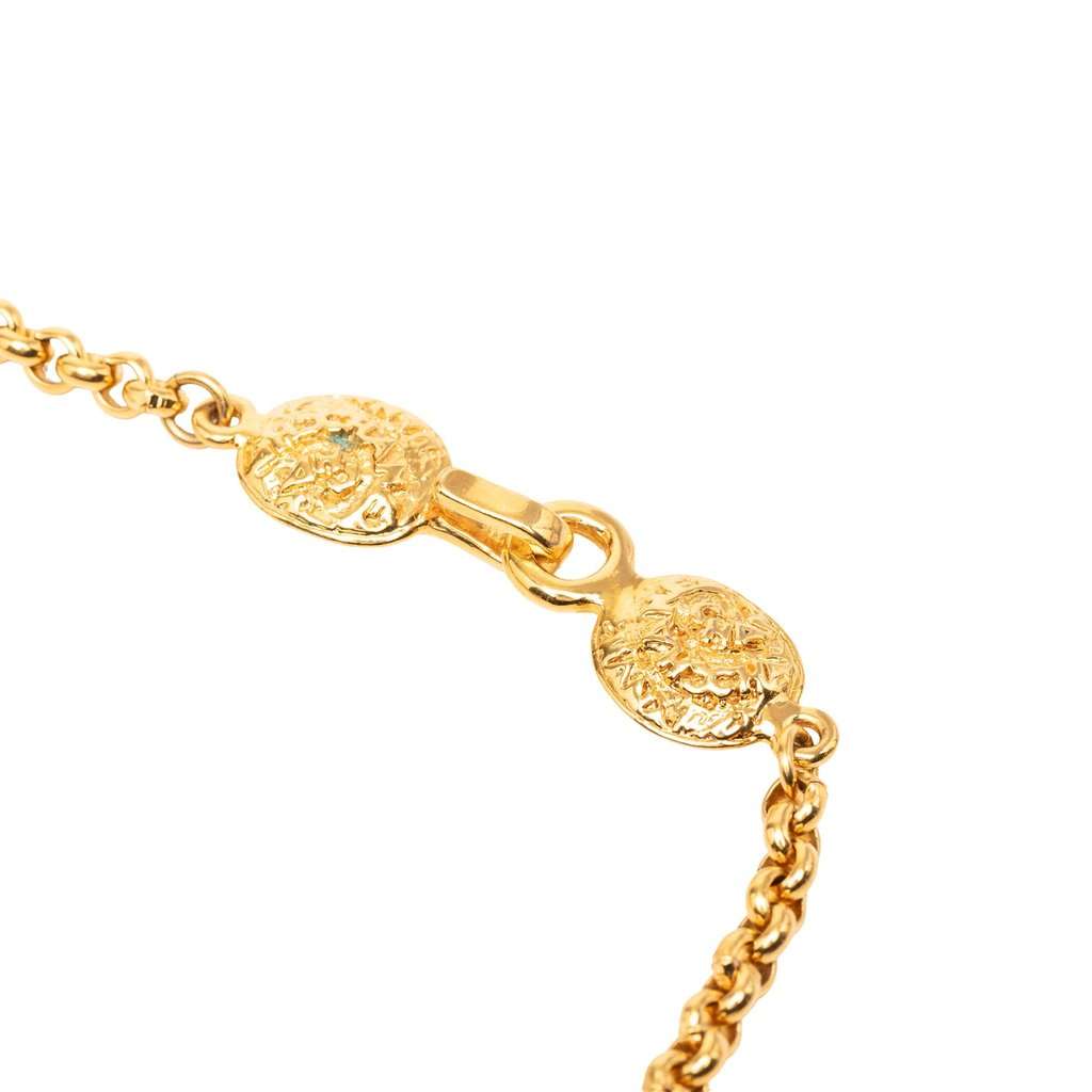 Chanel CC Gold Plated Medallion Pendant Necklace Gold Metal Very good - Model View