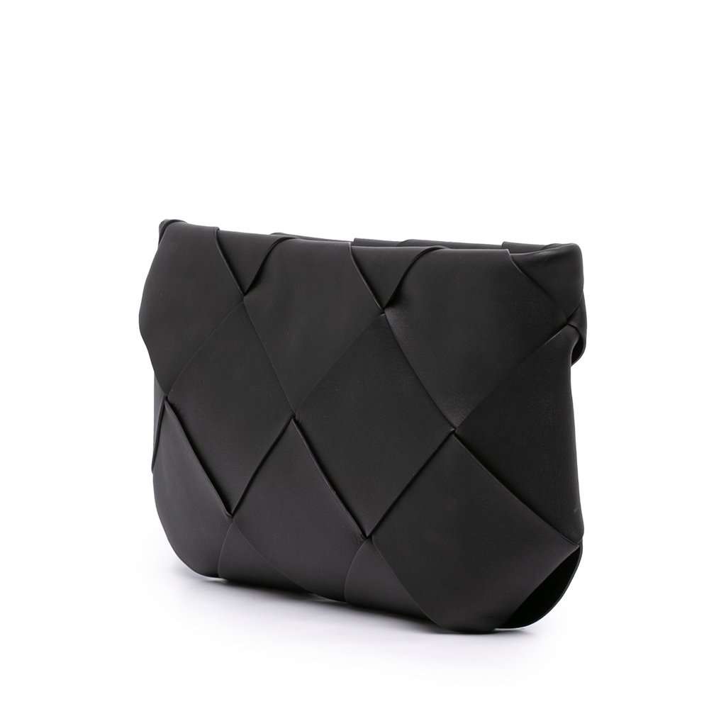 Bottega Veneta Maxi Intrecciato Leather Clutch Black Leather Very good condition - Back View
