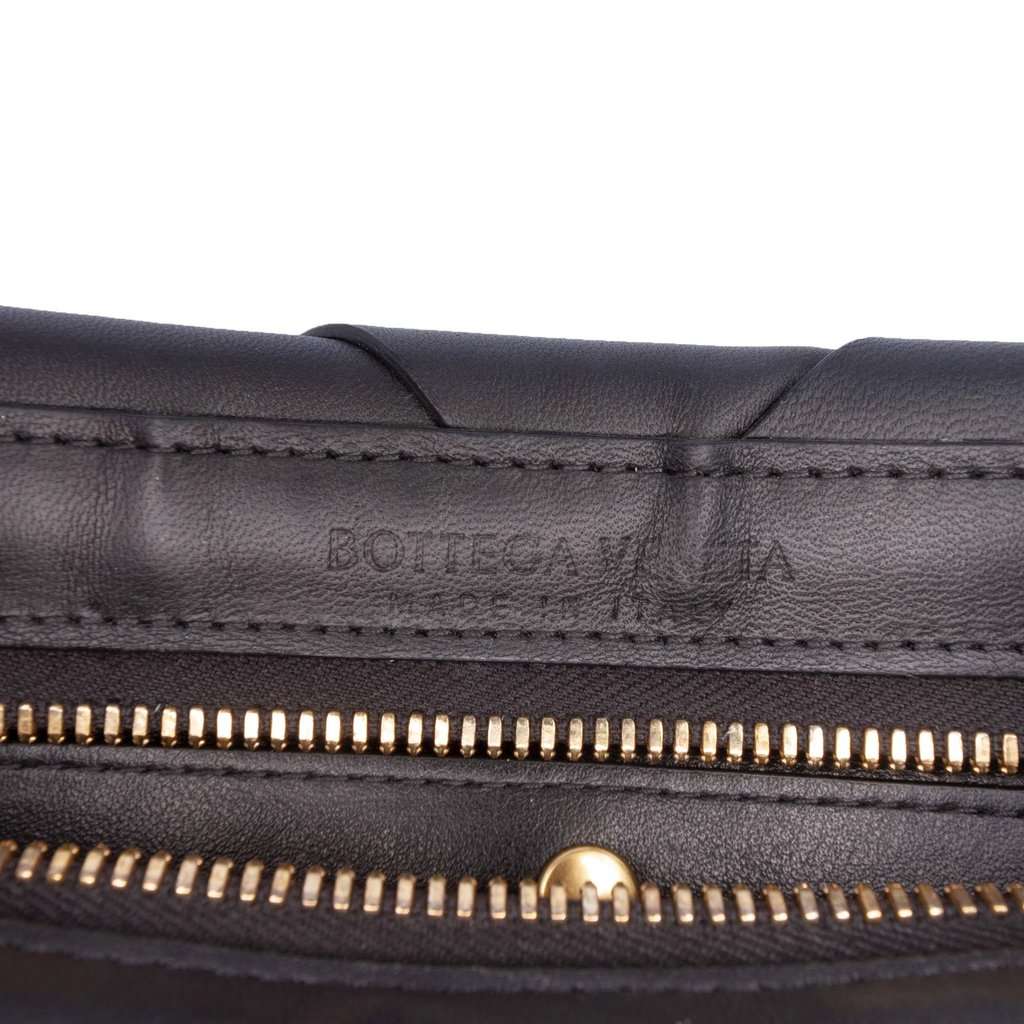 Bottega Veneta Maxi Intrecciato Leather Clutch Black Leather Very good condition - Box View