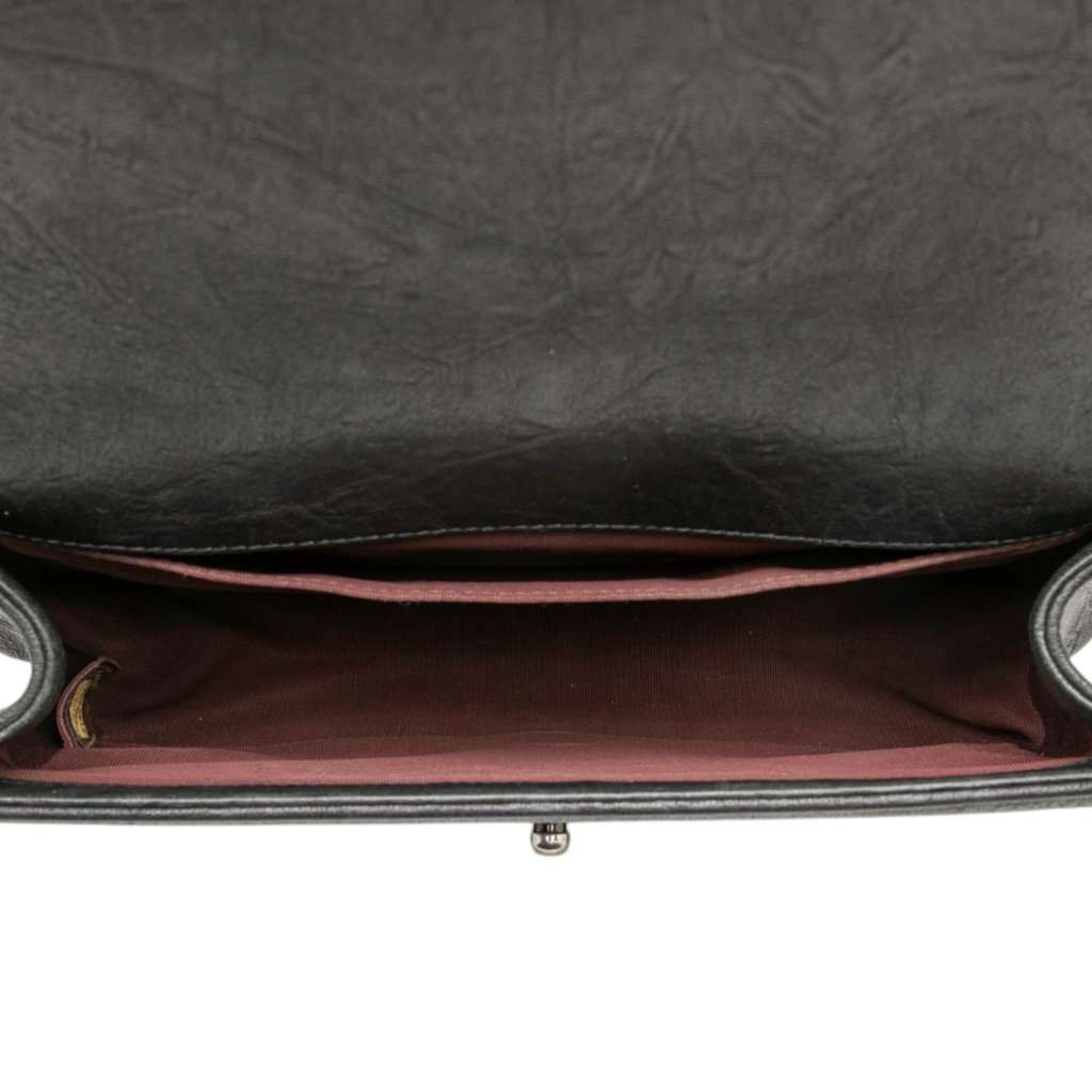 Chanel Old Medium Quilted Crumpled Calfskin Studded Boy Flap Black Leather Very good condition - Model View