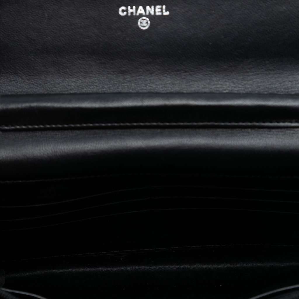 Chanel CC Quilted Crinkled Patent Wallet On Chain Black Leather Very good - Model View