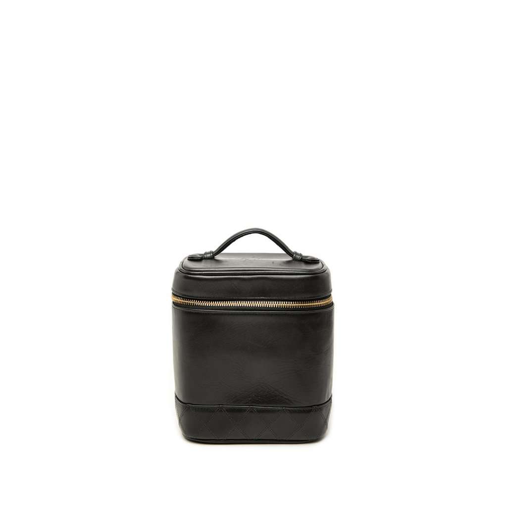 Chanel CC Lambskin Vanity Case Black Leather Very good - Front View