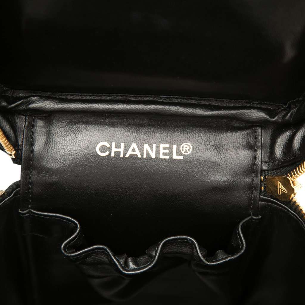 Chanel CC Lambskin Vanity Case Black Leather Very good - Box View