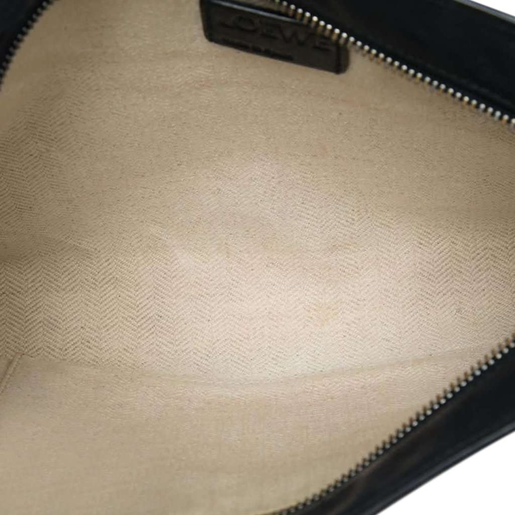 LOEWE Leather Puzzle Pochette Black Leather Very good - Model View