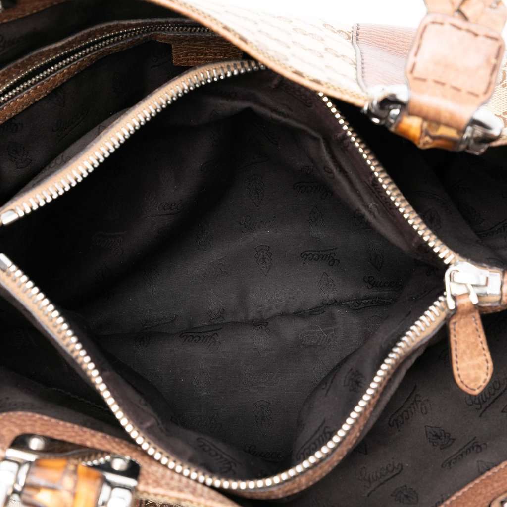 Gucci Medium GG Canvas Bamboo Libeccio Tote Beige Very good - Model View