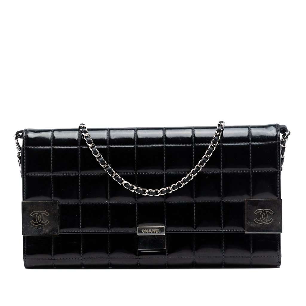 Chanel CC Chocolate Bar Patent Clutch on Chain Black Leather Very good condition - Front View