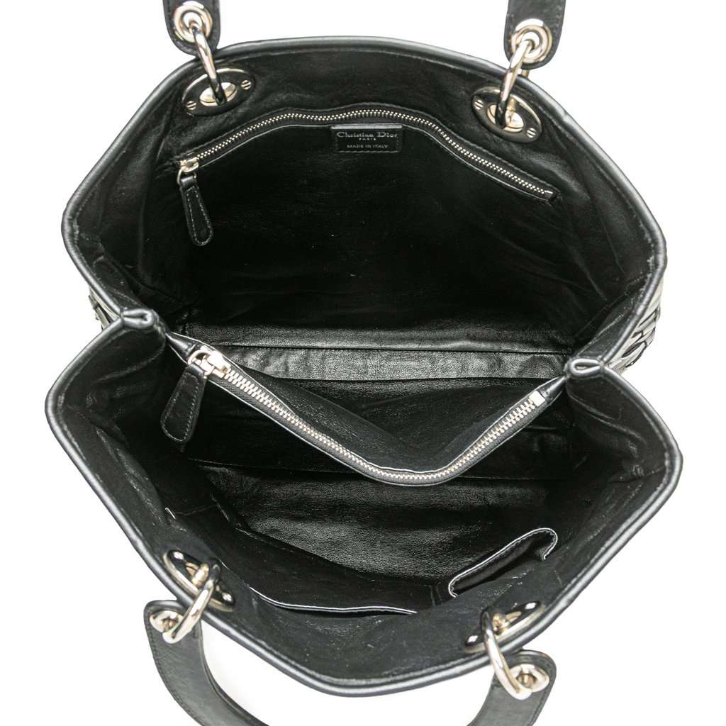 Dior Woven Lambskin Lady Dior Avenue Tote Black Leather Good - Model View