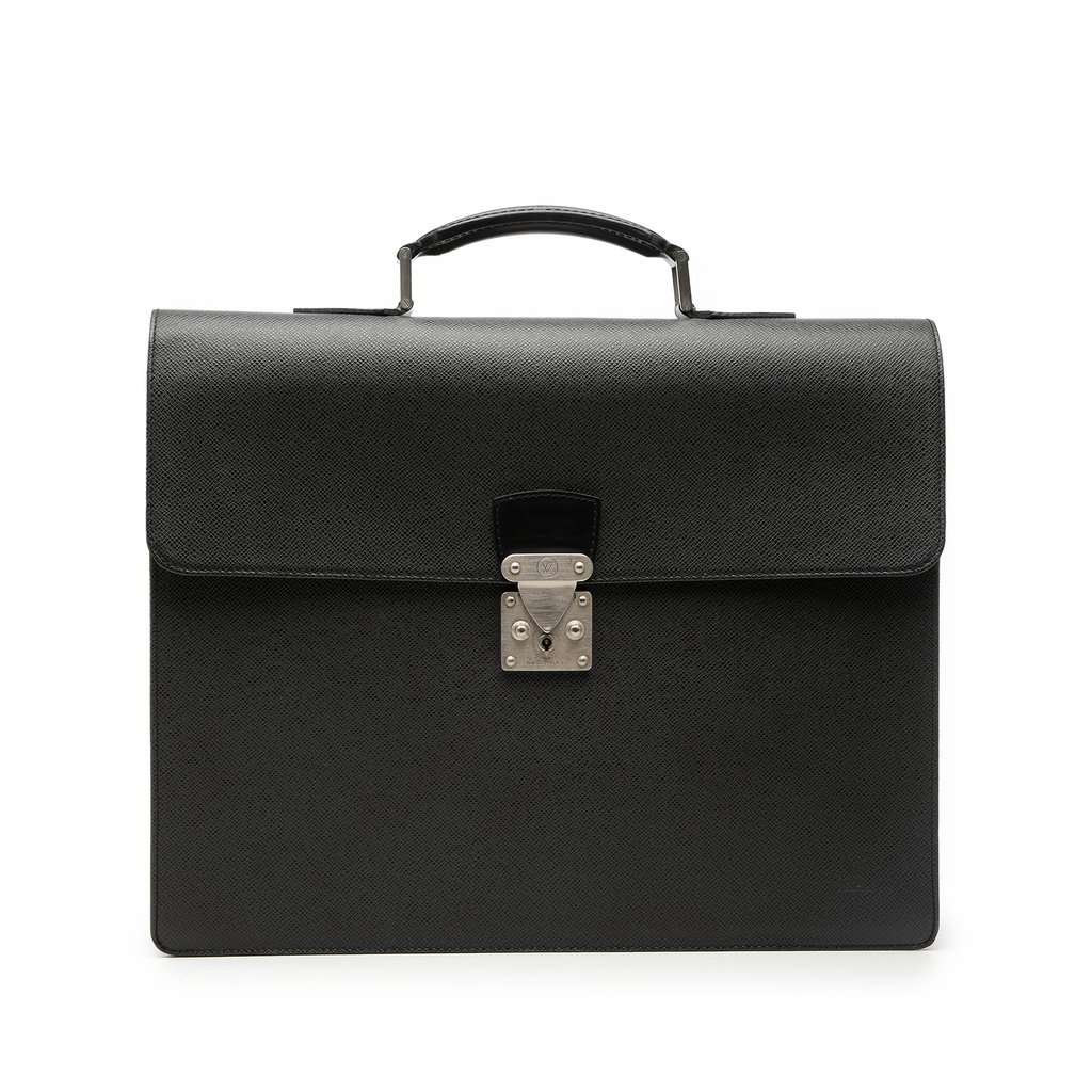 Louis Vuitton Taiga Robusto 2 Black Leather Good condition - Front View