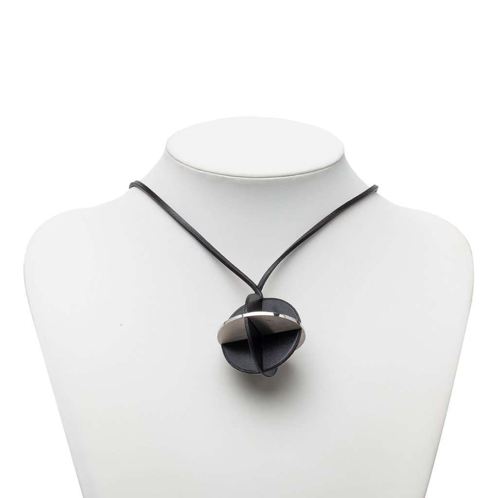 Hermès Leather and Brass Zodiac Pendant Necklace Black Leather Very good condition - Box View