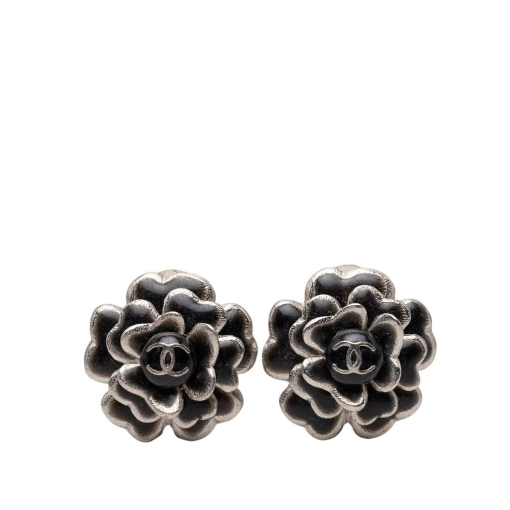 Chanel CC Brass Enamel Camellia Clip On Earrings Black Metal Very good condition - Front View