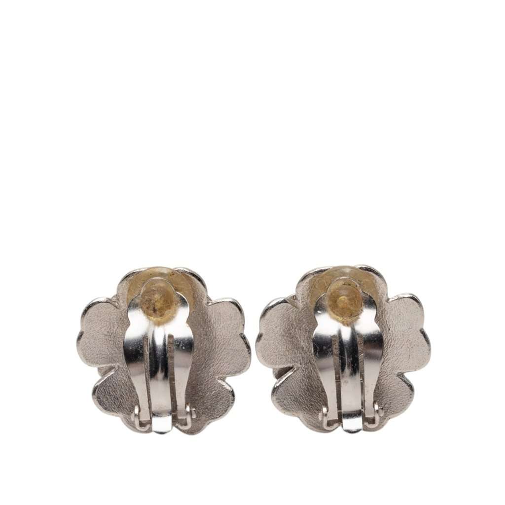 Chanel CC Brass Enamel Camellia Clip On Earrings Black Metal Very good condition - Back View