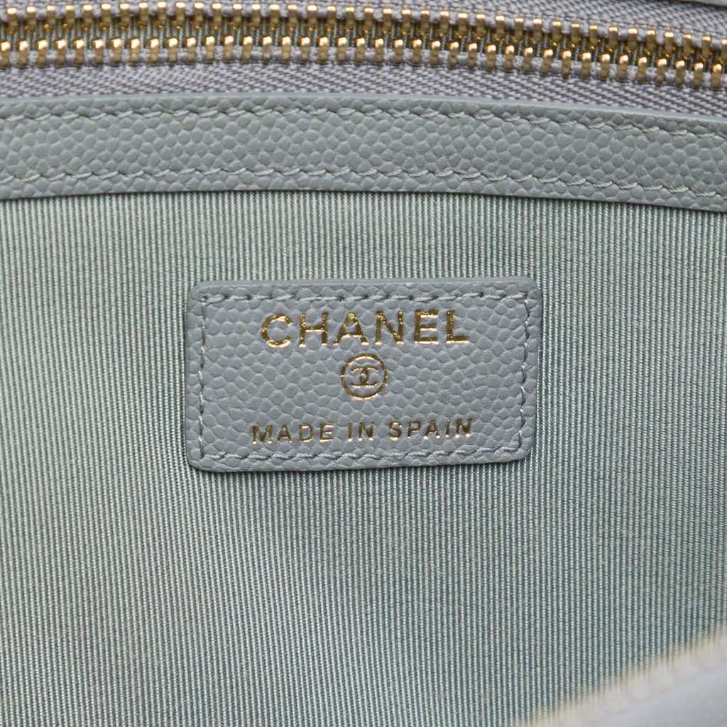 Chanel Large Quilted Caviar O Case Clutch MultiColor Leather Very good - Box View
