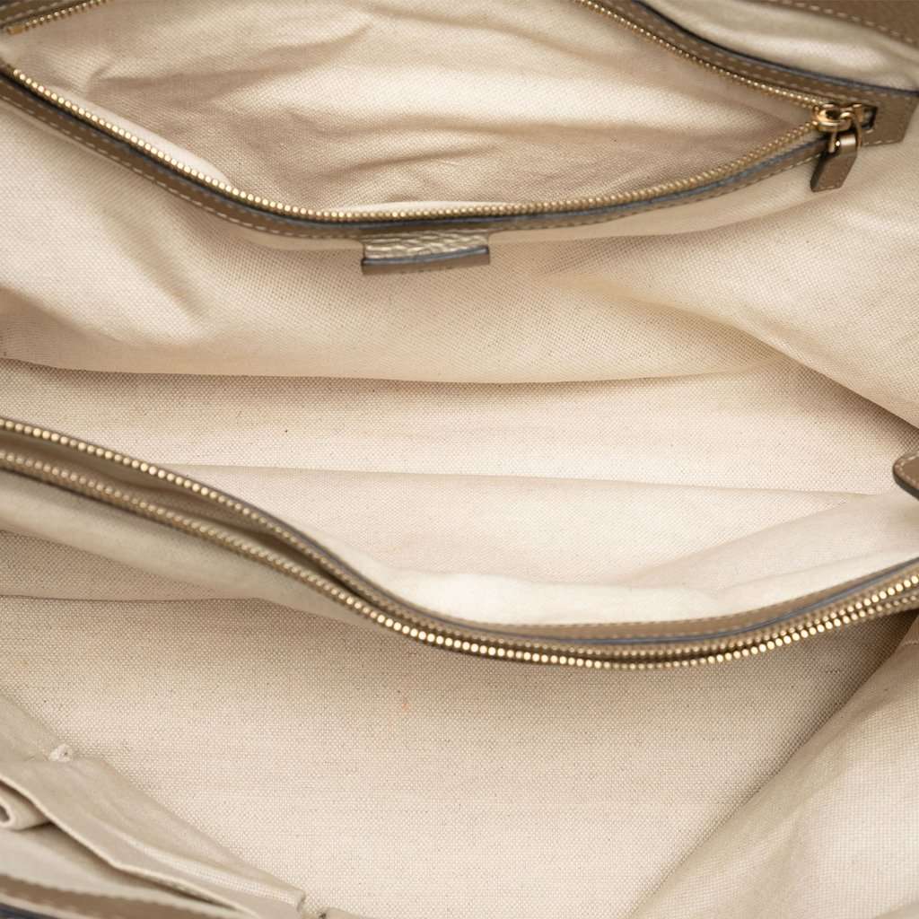 Gucci Metallic Grained Leather Bella Tote Gold Leather Very good condition - Model View