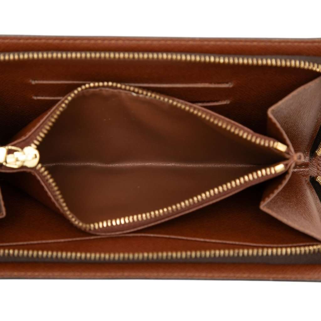 Louis Vuitton Monogram Porte Monnaie Zippy Long Wallet Brown Very good - Model View