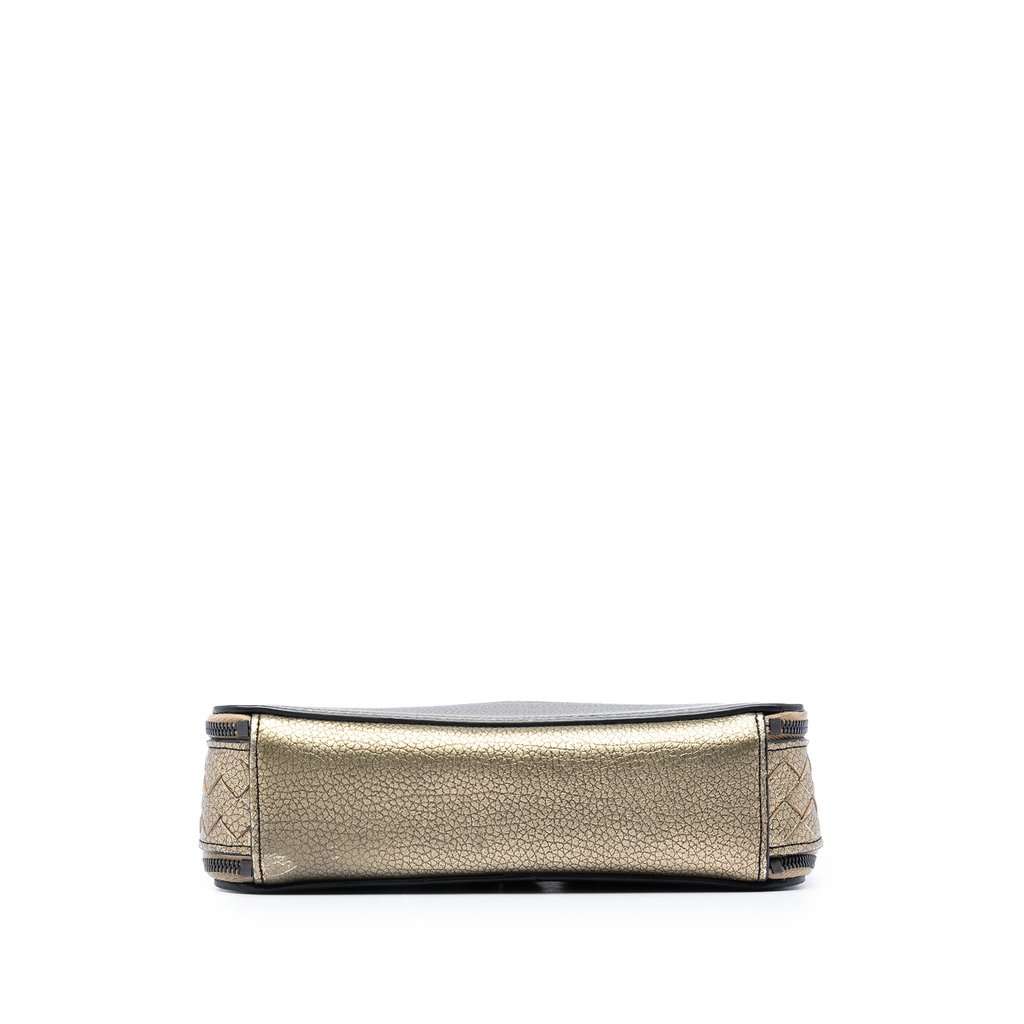Bottega Veneta Intrecciato Trimmed Metallic Leather Double Zip Shoulder Bag Gold Leather Very good condition - Inside View