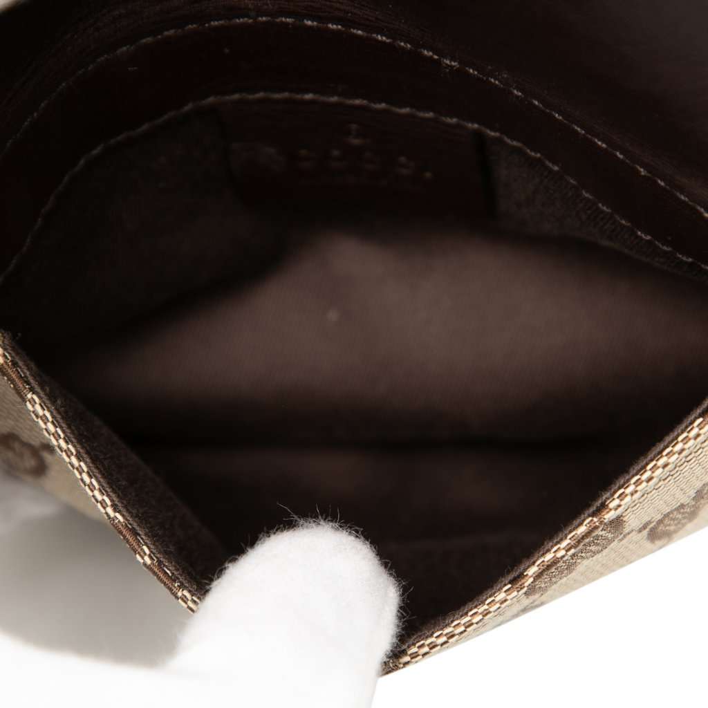 Gucci GG Canvas Belt Bag Beige Very good - Model View