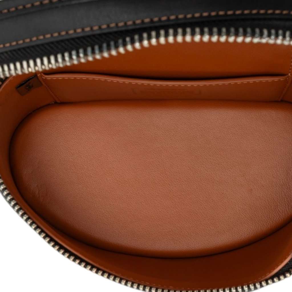 Coach Leather Trail Vanity Bag Black Leather Very good - Model View