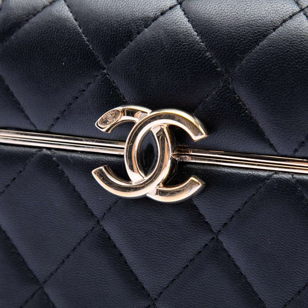 Chanel Small Quilted Lambskin Box With Chain Black Leather Very good condition - Box View