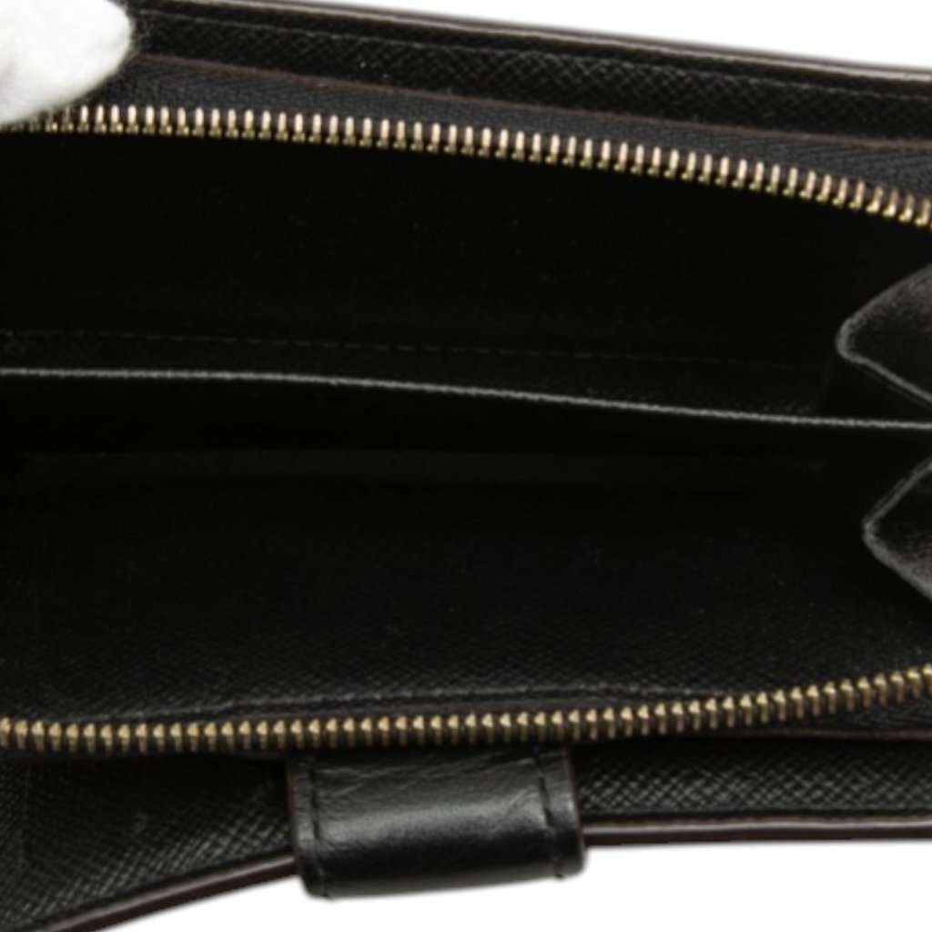 Louis Vuitton Monogram Giant Reverse Juliette Wallet Brown Very good - Model View