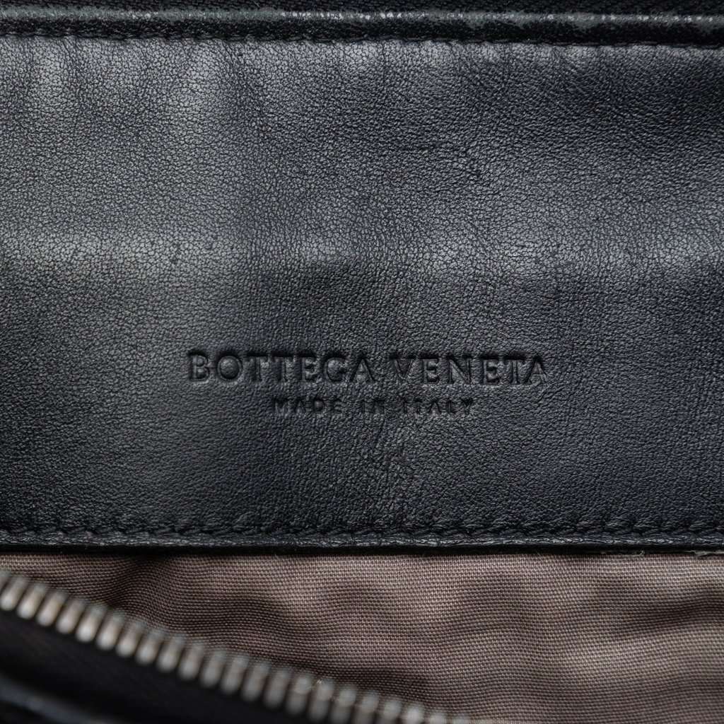 Bottega Veneta Nappa Intrecciato Micro Dot Clutch Black Leather Very good condition - Box View