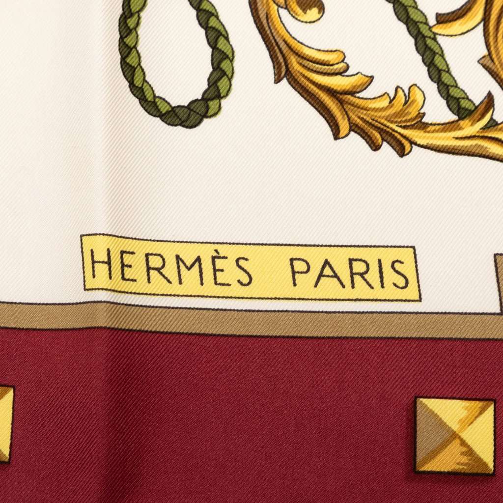 Hermès Les Cles Silk Scarf 90 White Very good condition - Inside View