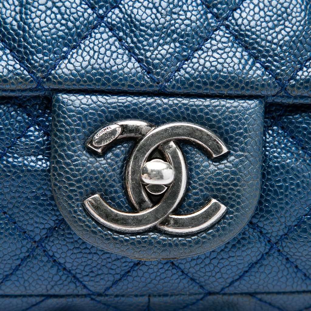 Chanel Medium Quilted Iridescent Caviar Easy Flap Blue Leather Very good condition - Box View